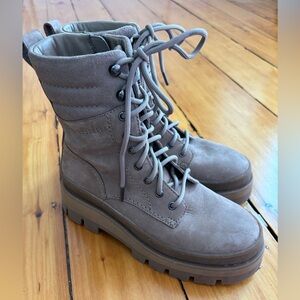 Clarks Orianna Boot, size 7.5